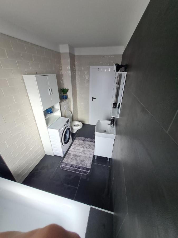 Toronto Deluxe Residence 티미쇼아라 외부 사진